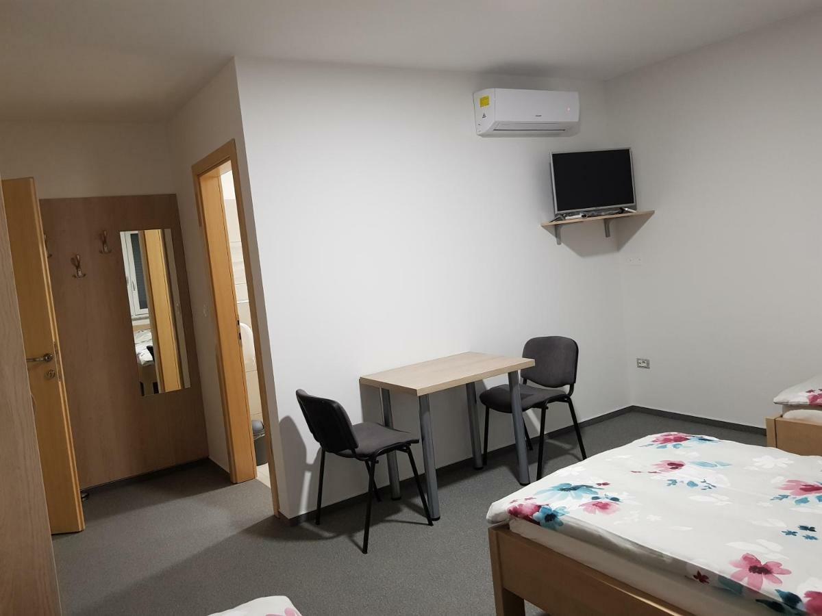 Apartmaji Jankovic Logatec Eksteriør bilde