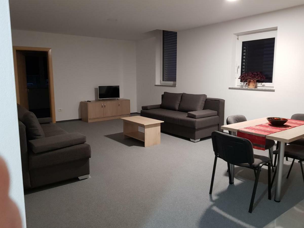 Apartmaji Jankovic Logatec Eksteriør bilde