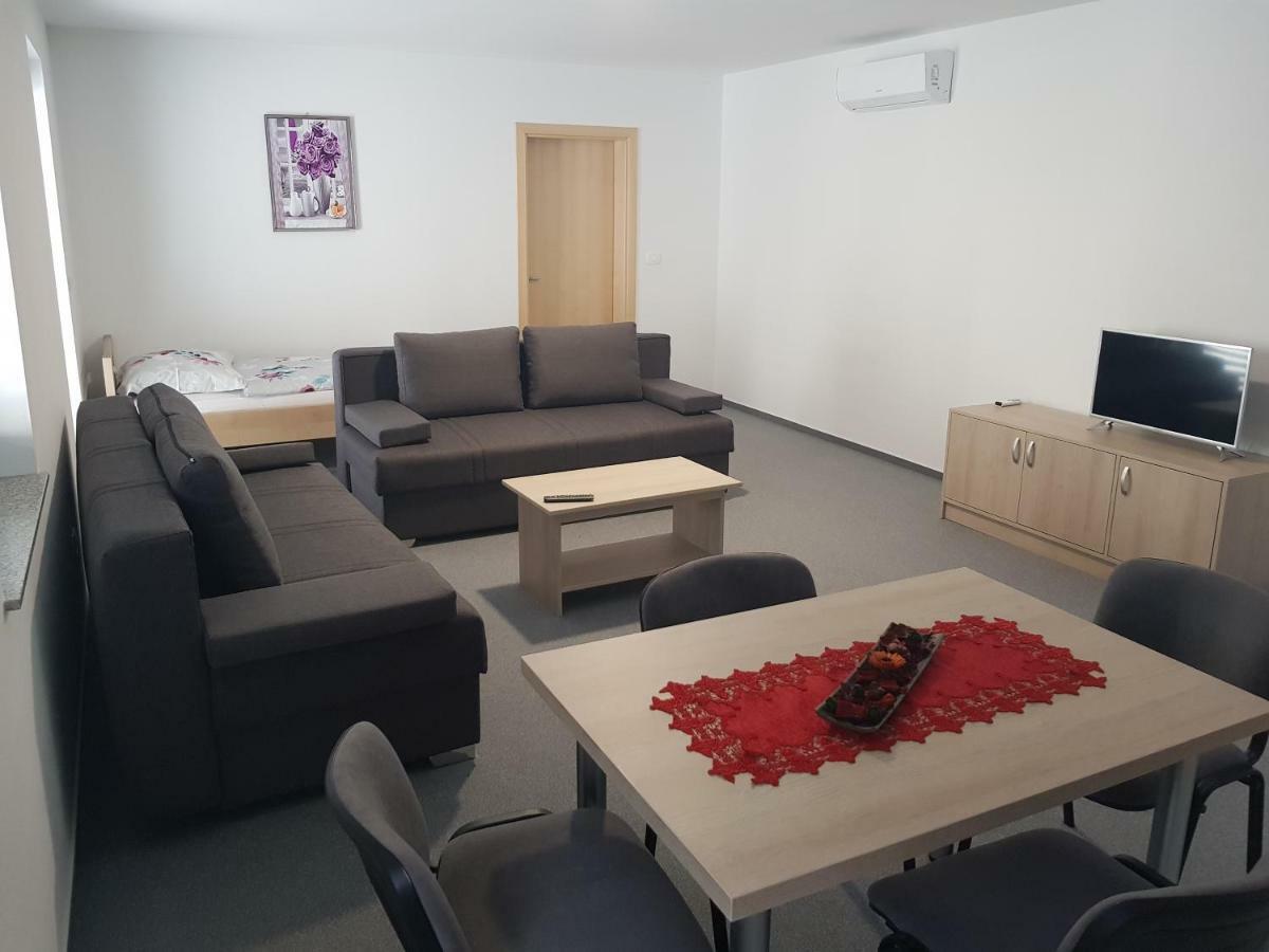 Apartmaji Jankovic Logatec Eksteriør bilde