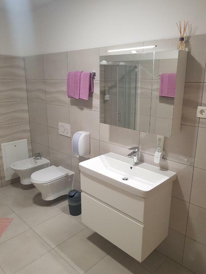 Apartmaji Jankovic Logatec Eksteriør bilde