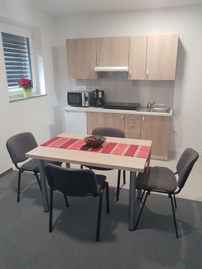 Apartmaji Jankovic Logatec Eksteriør bilde
